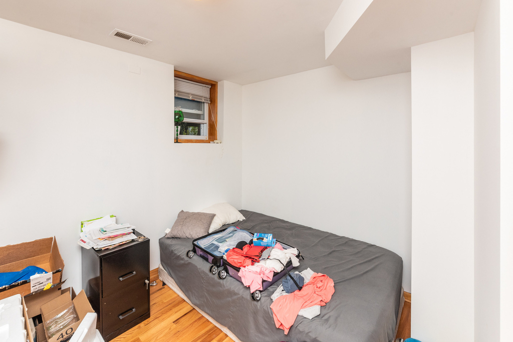 1535 W Leland Avenue - Photo 12