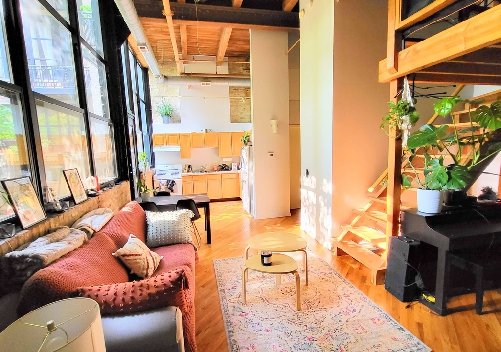 226 N Clinton Street - Photo 5