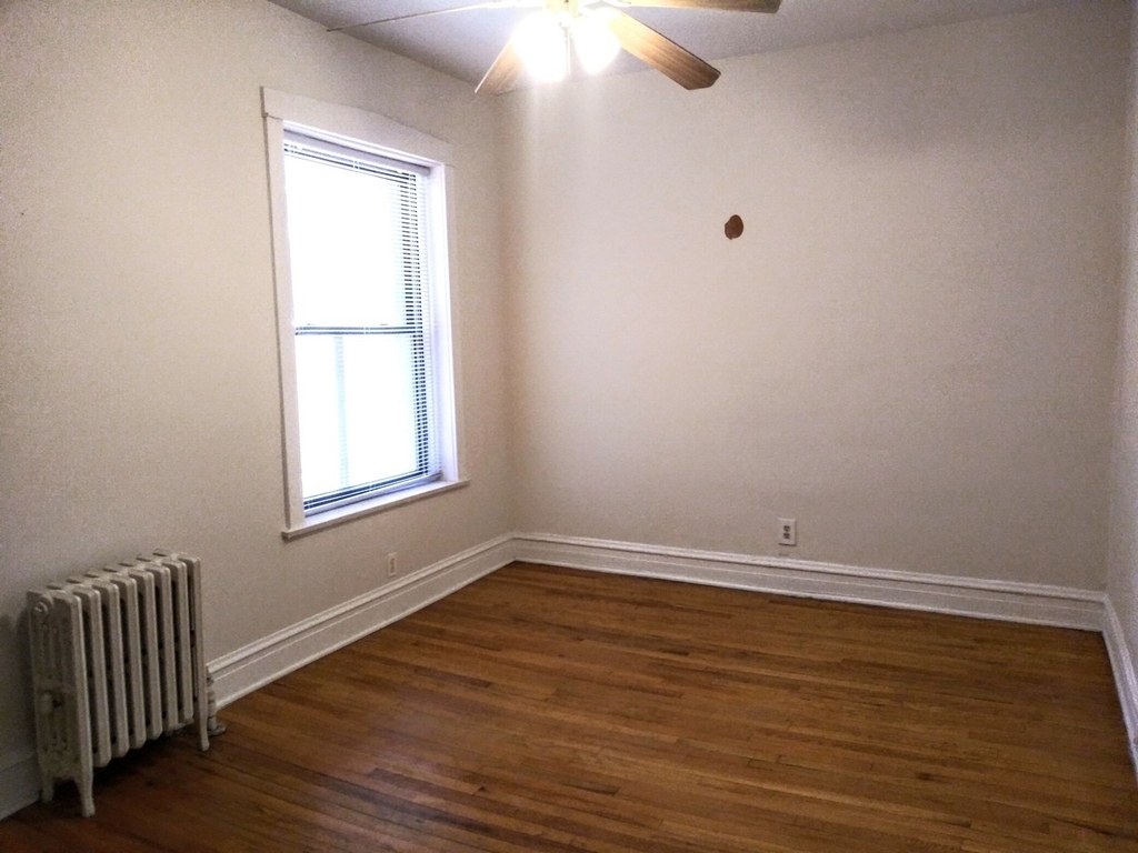 709 W Cornelia Avenue - Photo 5
