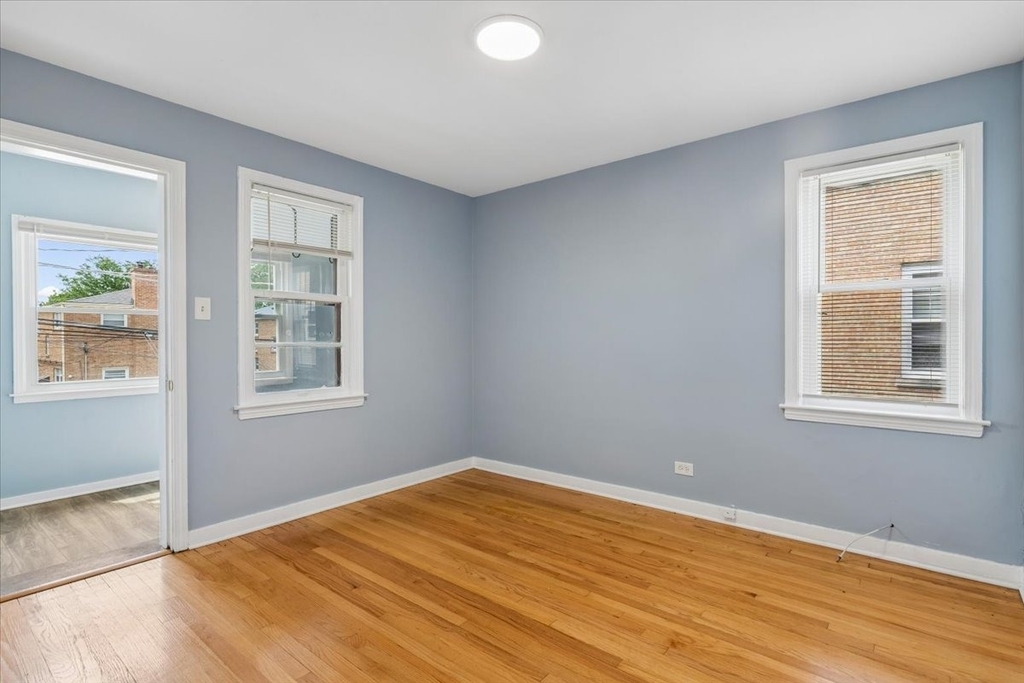 9116 Keating Avenue - Photo 8