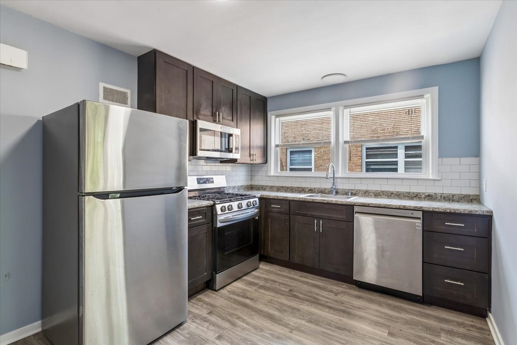 9116 Keating Avenue - Photo 3