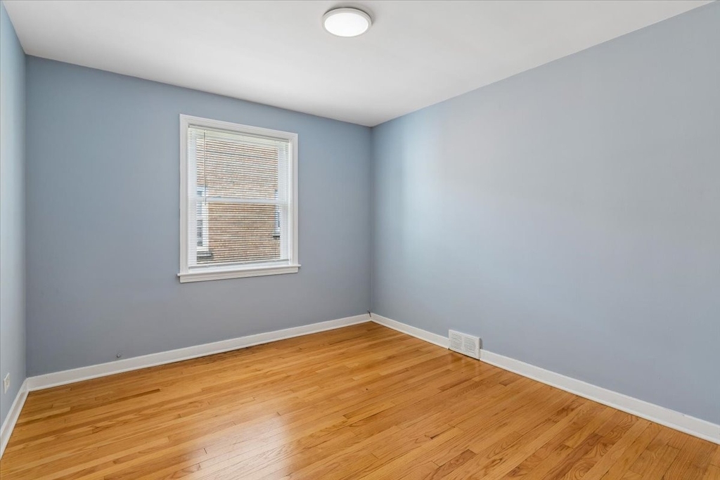 9116 Keating Avenue - Photo 5