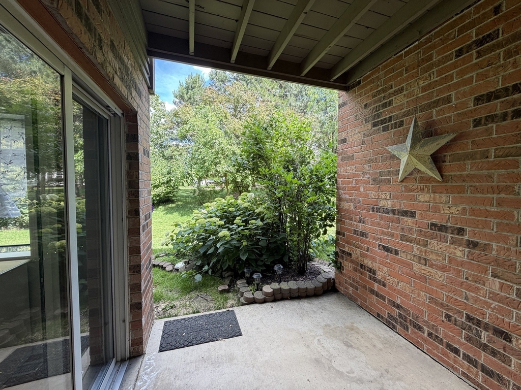 986 West Court - Photo 14