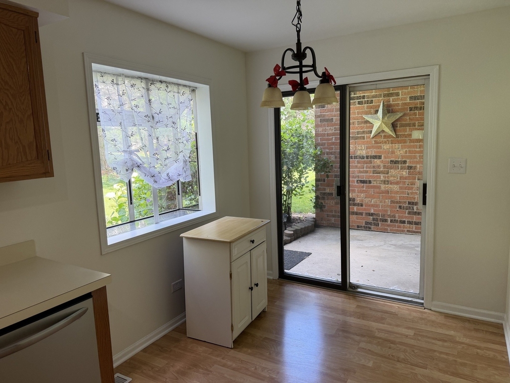 986 West Court - Photo 6