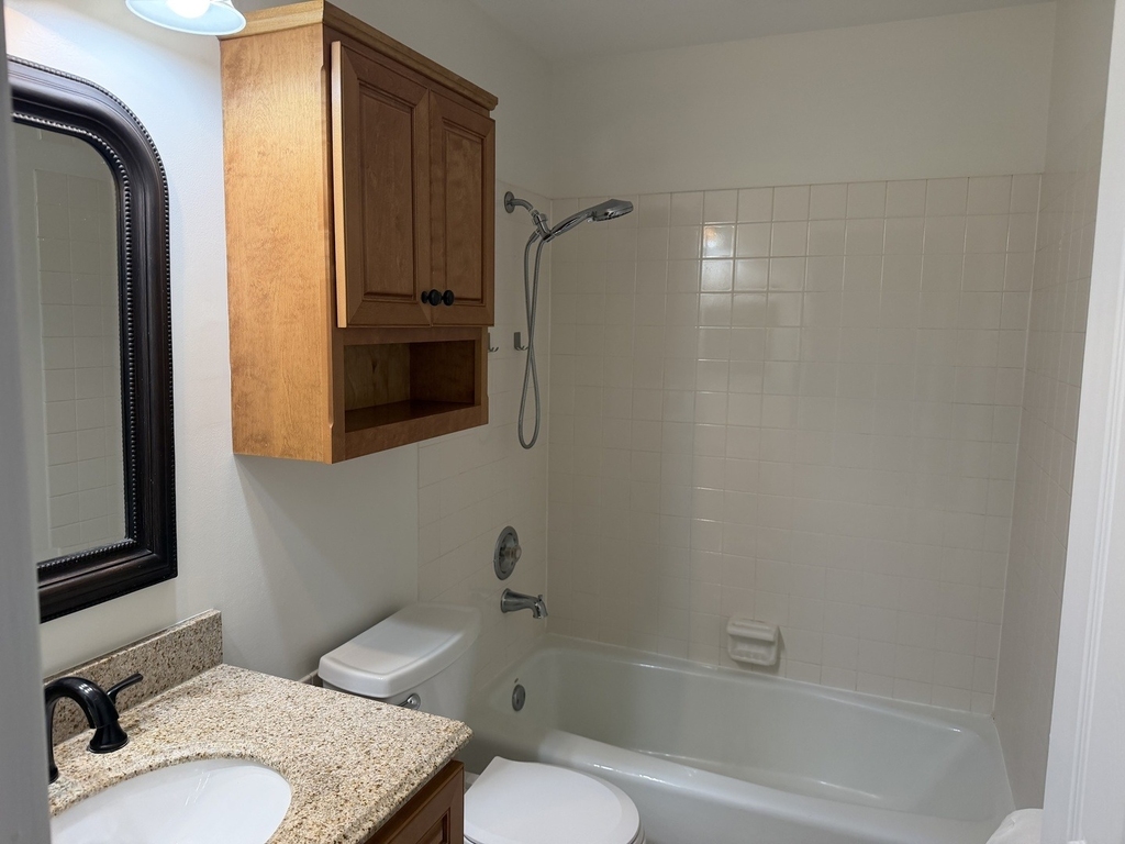 986 West Court - Photo 11