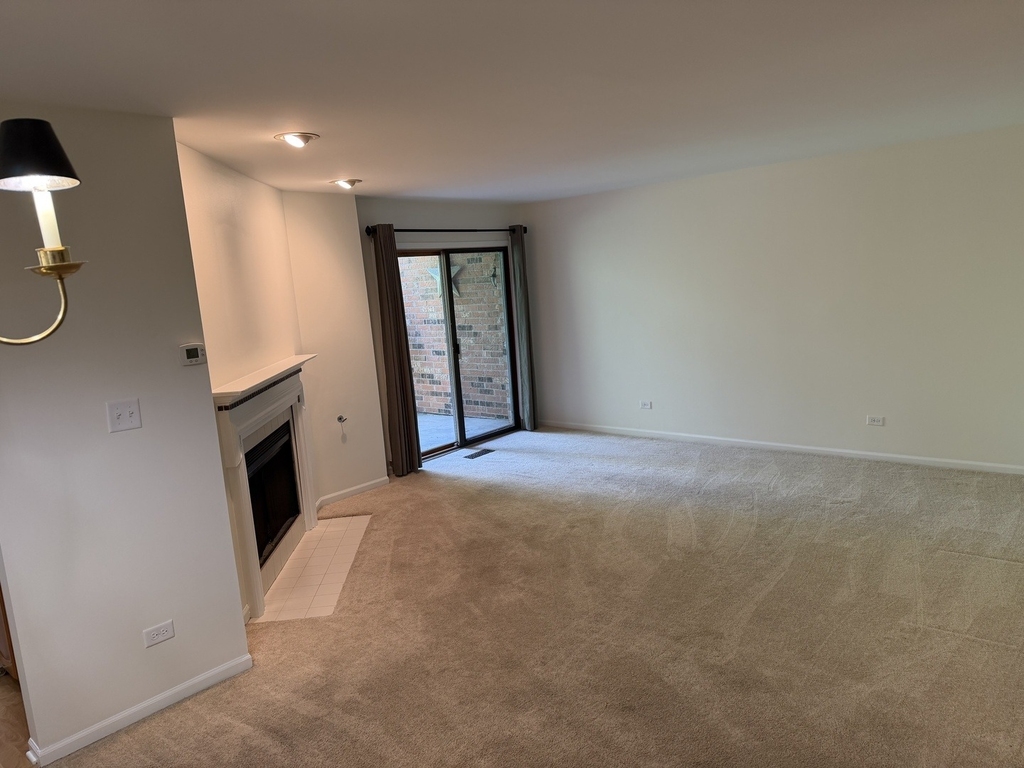 986 West Court - Photo 1