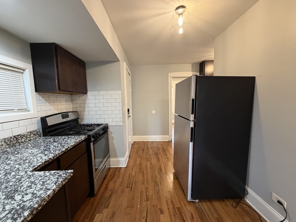 3614 W George Street - Photo 1