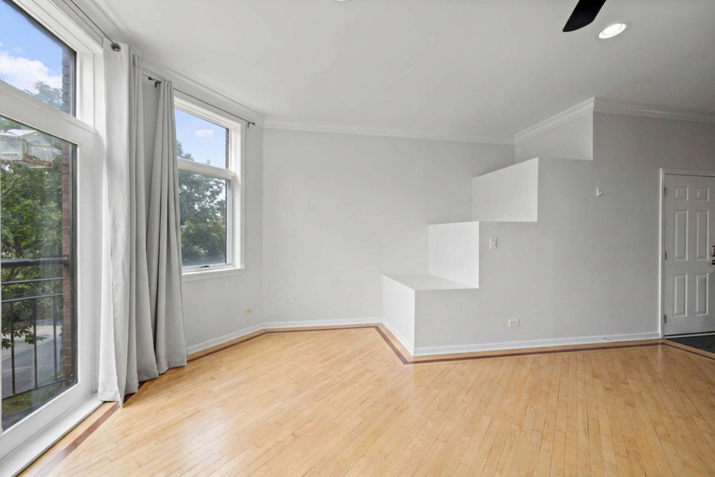 1755 N Artesian Avenue - Photo 4