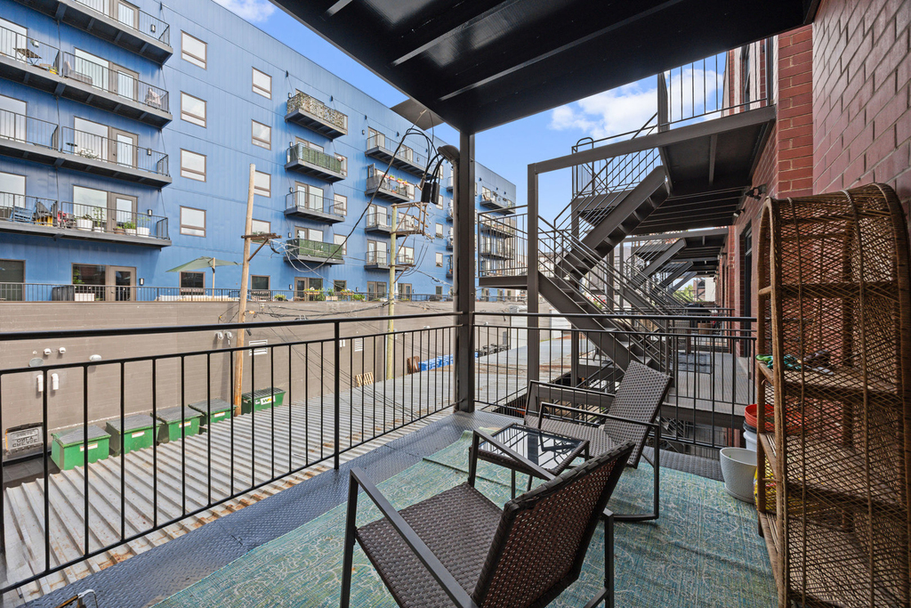 1755 N Artesian Avenue - Photo 19