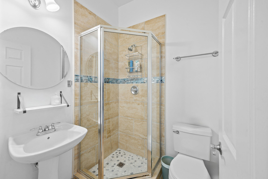 1755 N Artesian Avenue - Photo 18