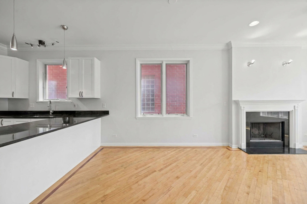 1755 N Artesian Avenue - Photo 8
