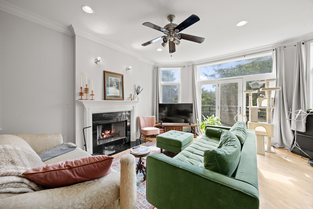 1755 N Artesian Avenue - Photo 3
