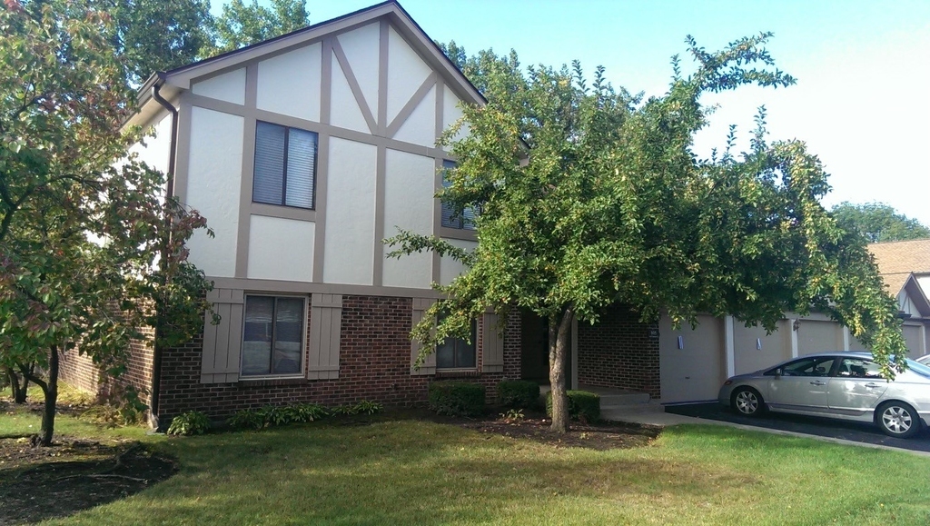 905 Knottingham Drive - Photo 0