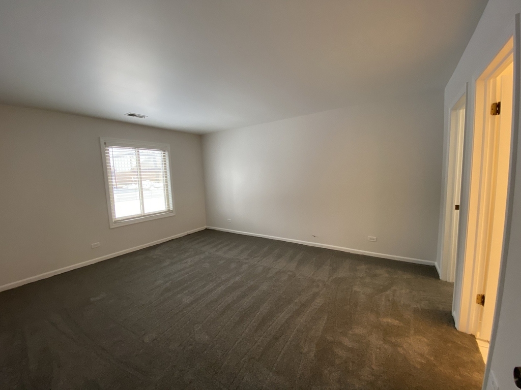 905 Knottingham Drive - Photo 9