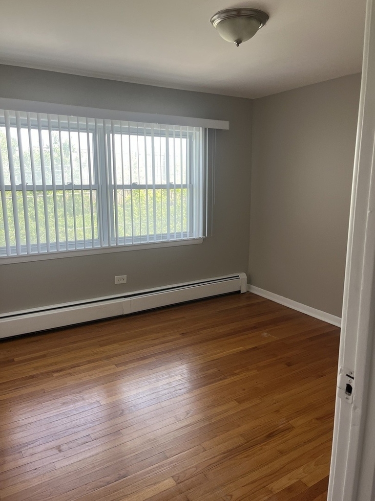 10931 S Lloyd Drive - Photo 3
