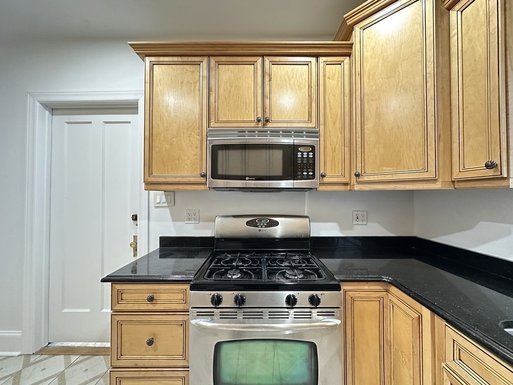 2611 Walnut Street - Photo 3