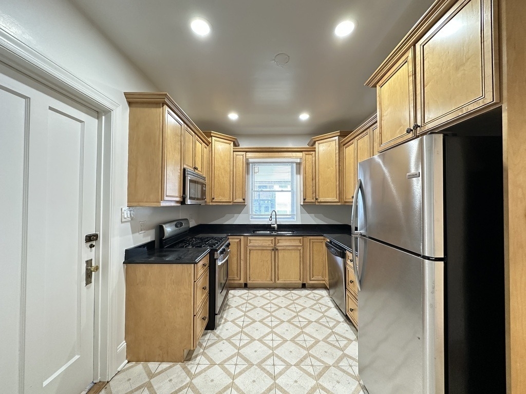 2611 Walnut Street - Photo 1