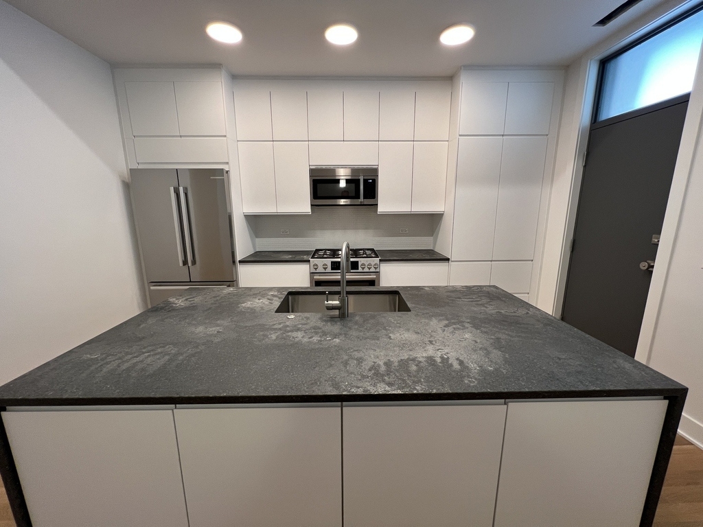 524 N May Street - Photo 1