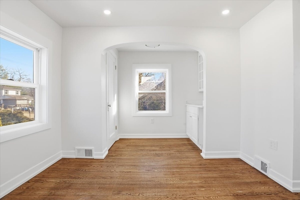 297 E Lakeview Avenue - Photo 43