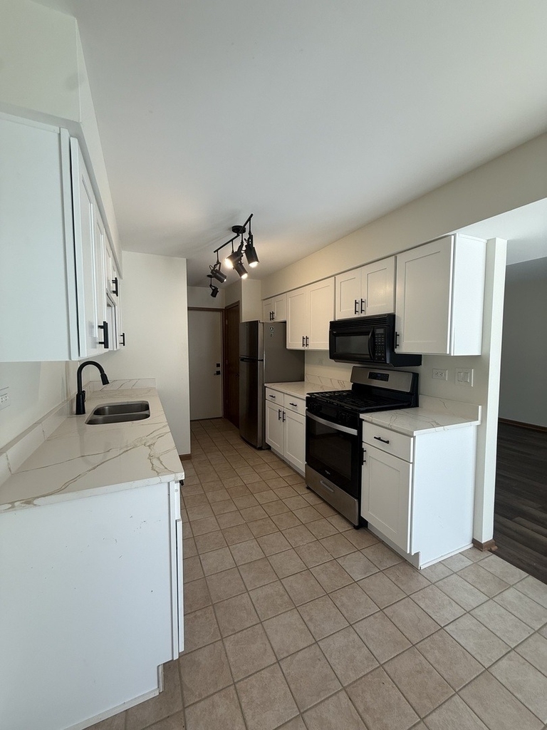 121 Spuhler Drive - Photo 6
