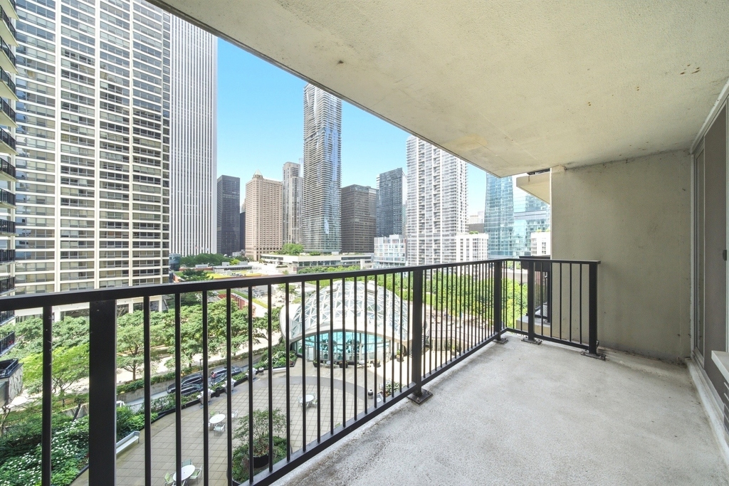 400 E Randolph Street - Photo 7