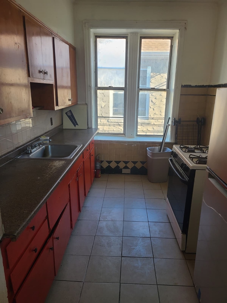 1 bed Affordability  with all utility at east 59th  - Photo 0