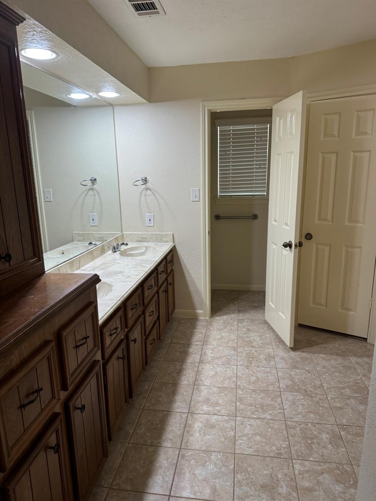4 Kingsley Court - Photo 8