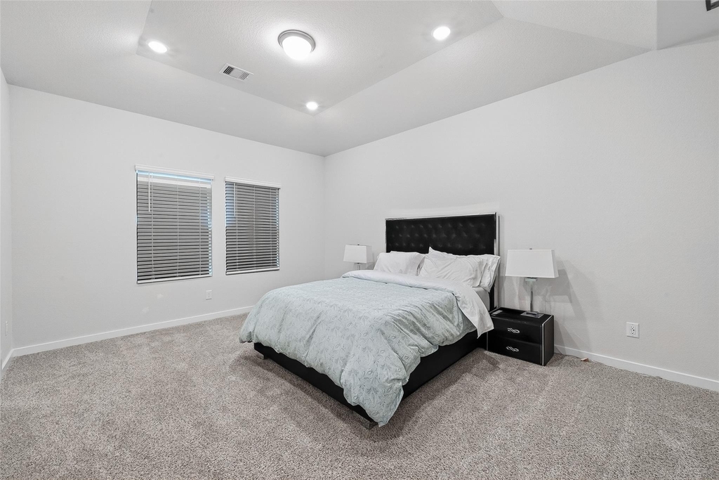 14839 Slow River Ave - Photo 30