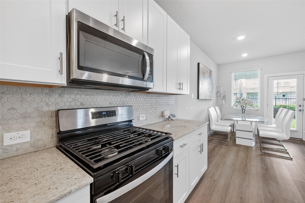 14839 Slow River Ave - Photo 16