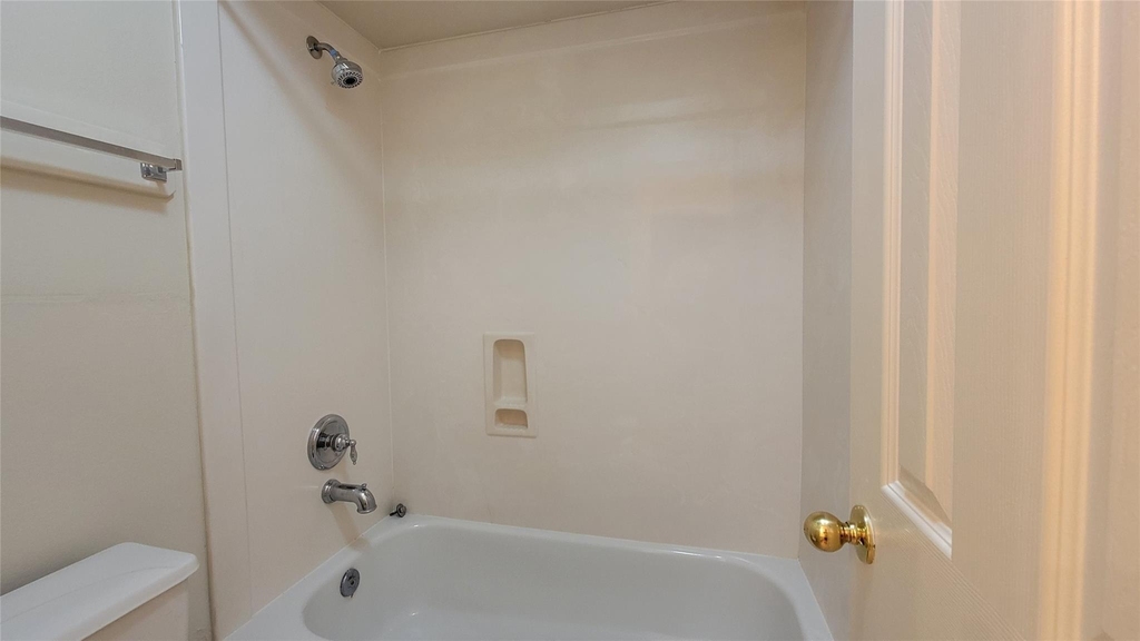 4822 Bonny Loch Lane - Photo 18