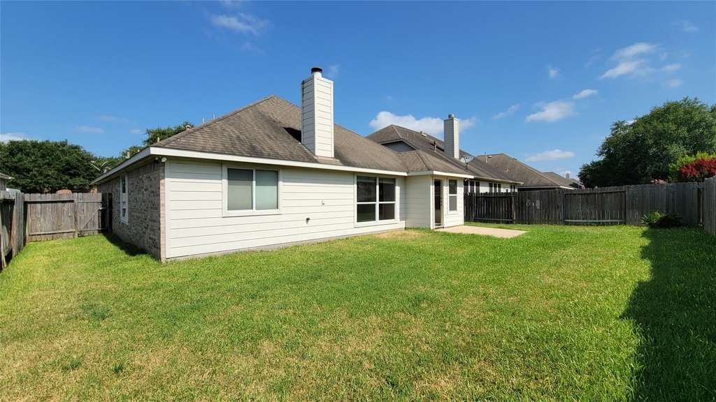 4822 Bonny Loch Lane - Photo 3