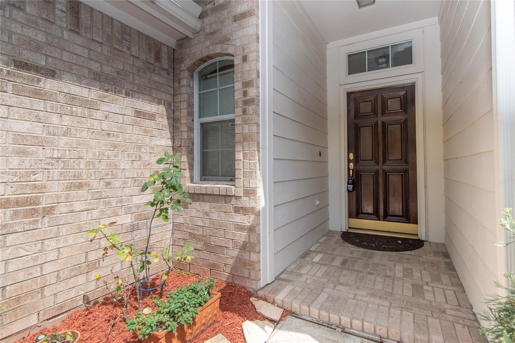 4822 Bonny Loch Lane - Photo 2