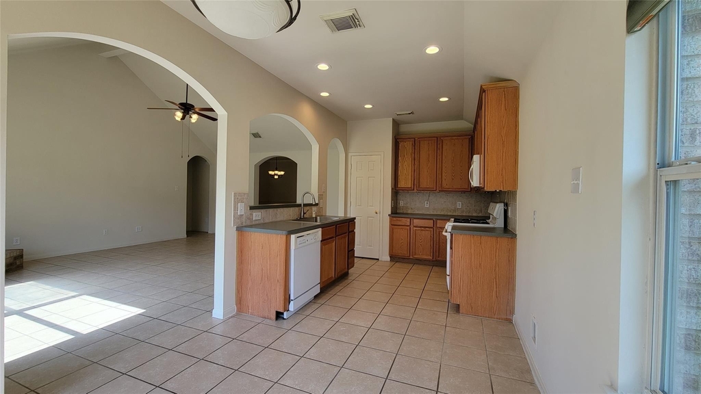 4822 Bonny Loch Lane - Photo 11