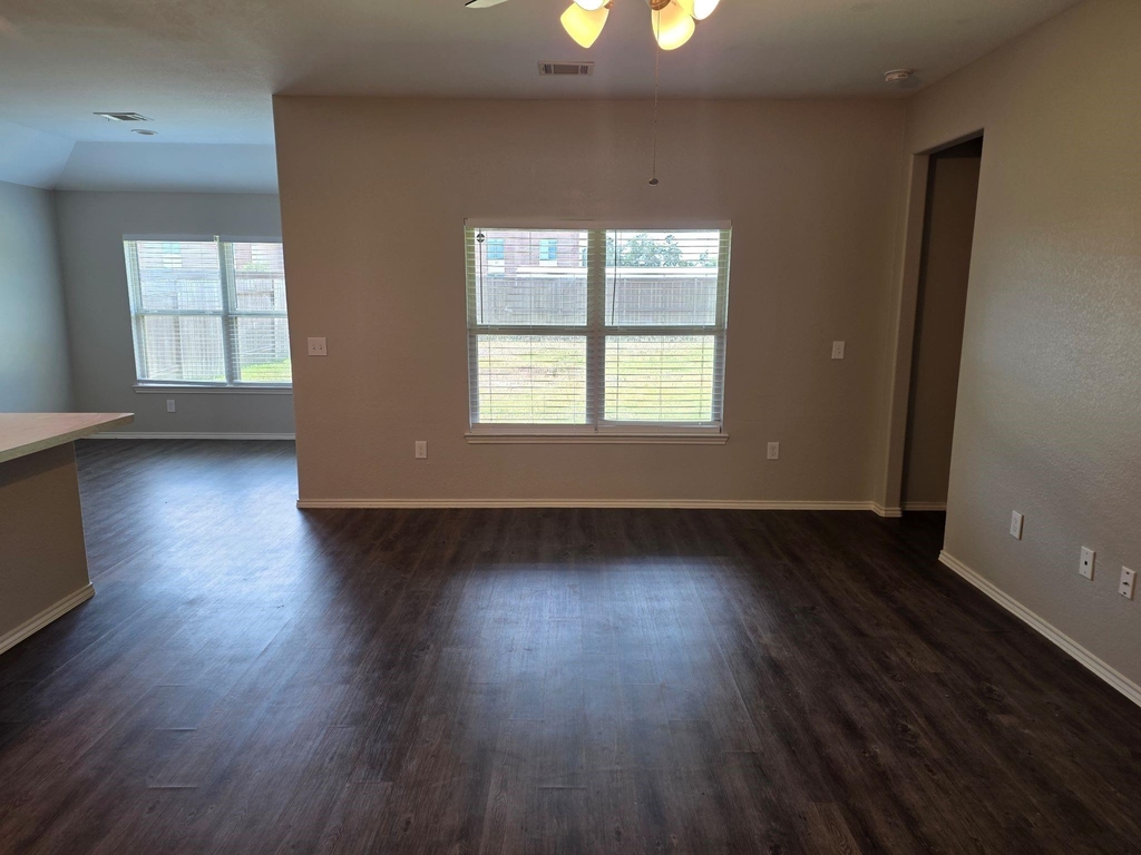 20714 Southern Woods Drive - Photo 4