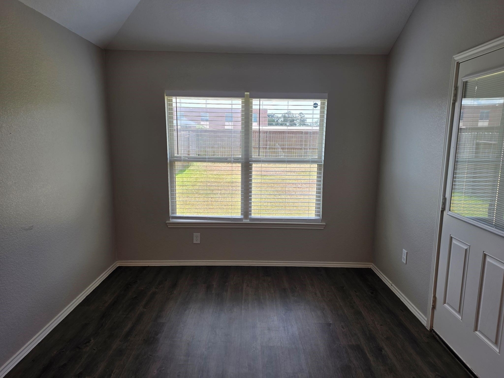 20714 Southern Woods Drive - Photo 9