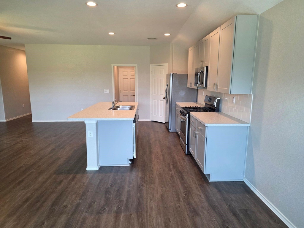 20714 Southern Woods Drive - Photo 10