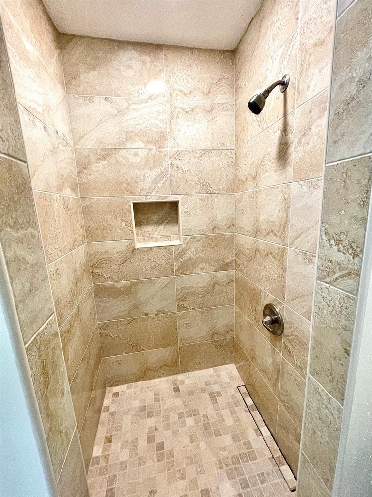 10910 Olivewood Drive - Photo 9
