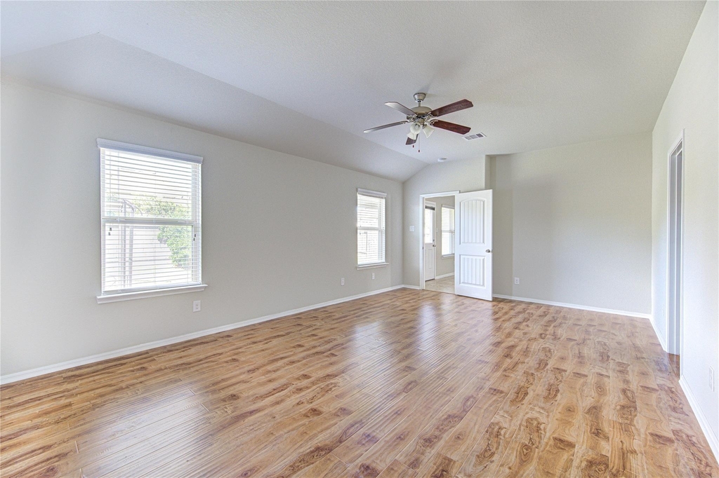 29222 Dunns Creek Court - Photo 14