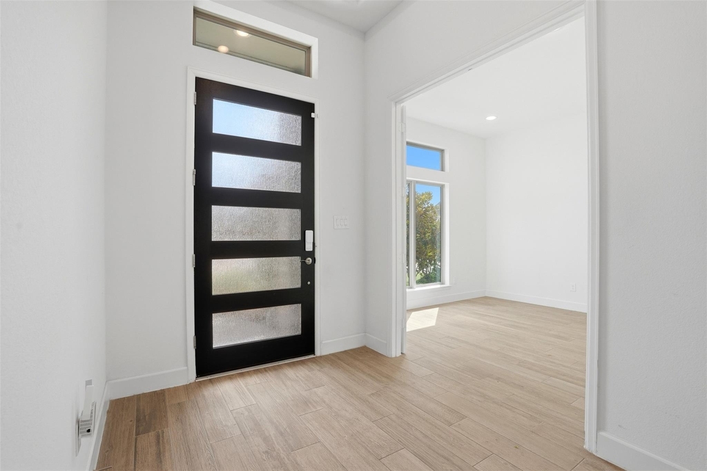 2202 Mallow Lane - Photo 3
