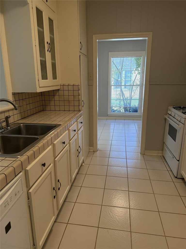 1317 Sneed Drive - Photo 7