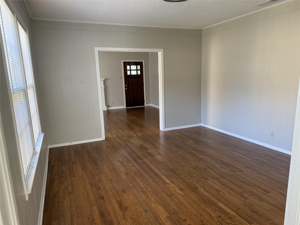 1317 Sneed Drive - Photo 3