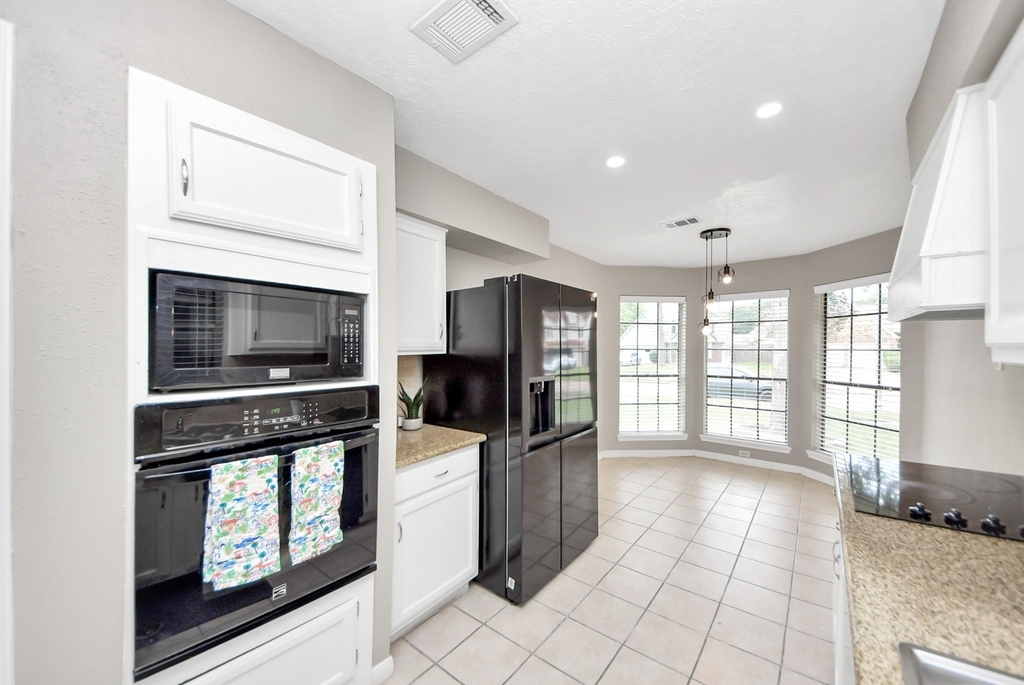 15739 Oak Mountain Dr - Photo 13