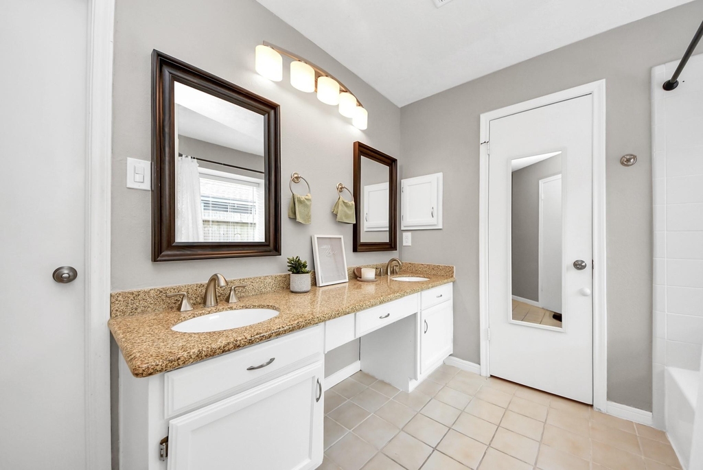 15739 Oak Mountain Dr - Photo 29