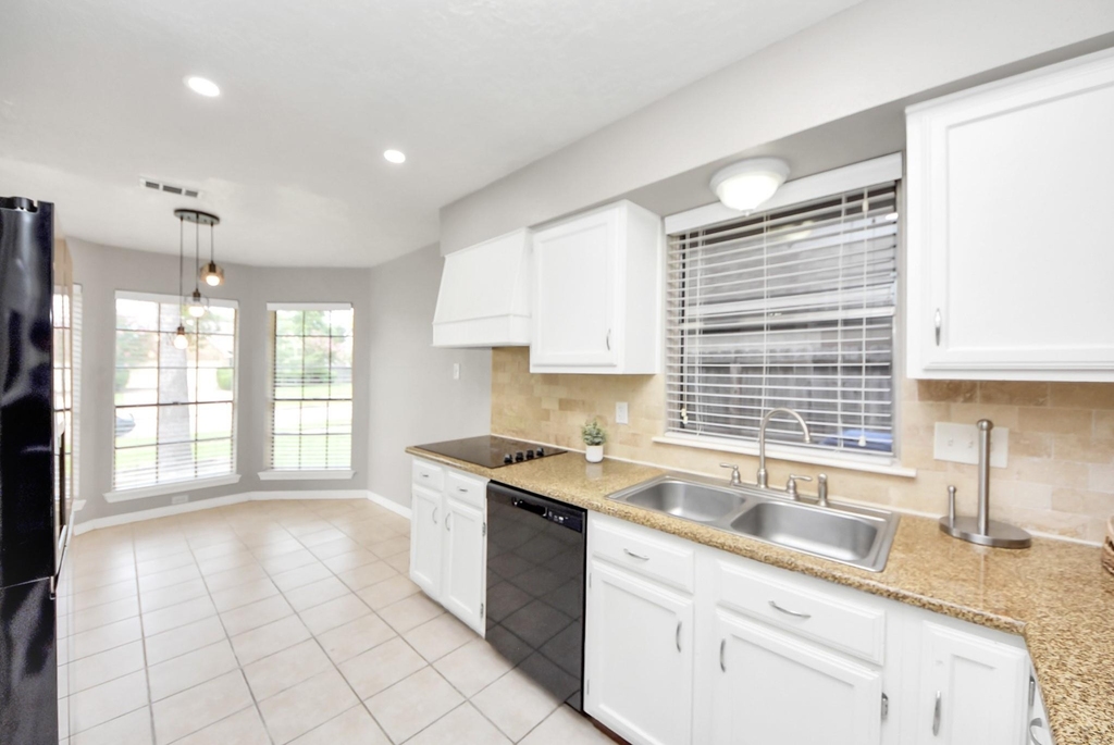 15739 Oak Mountain Dr - Photo 9