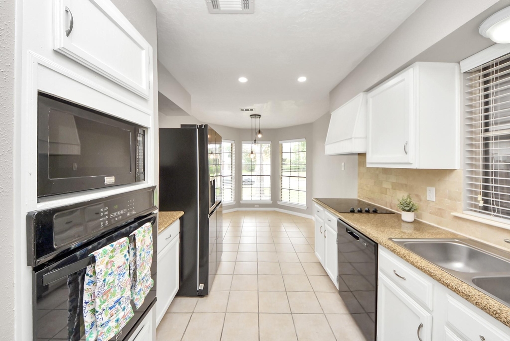 15739 Oak Mountain Dr - Photo 10