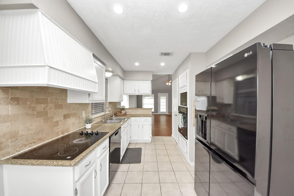 15739 Oak Mountain Dr - Photo 11