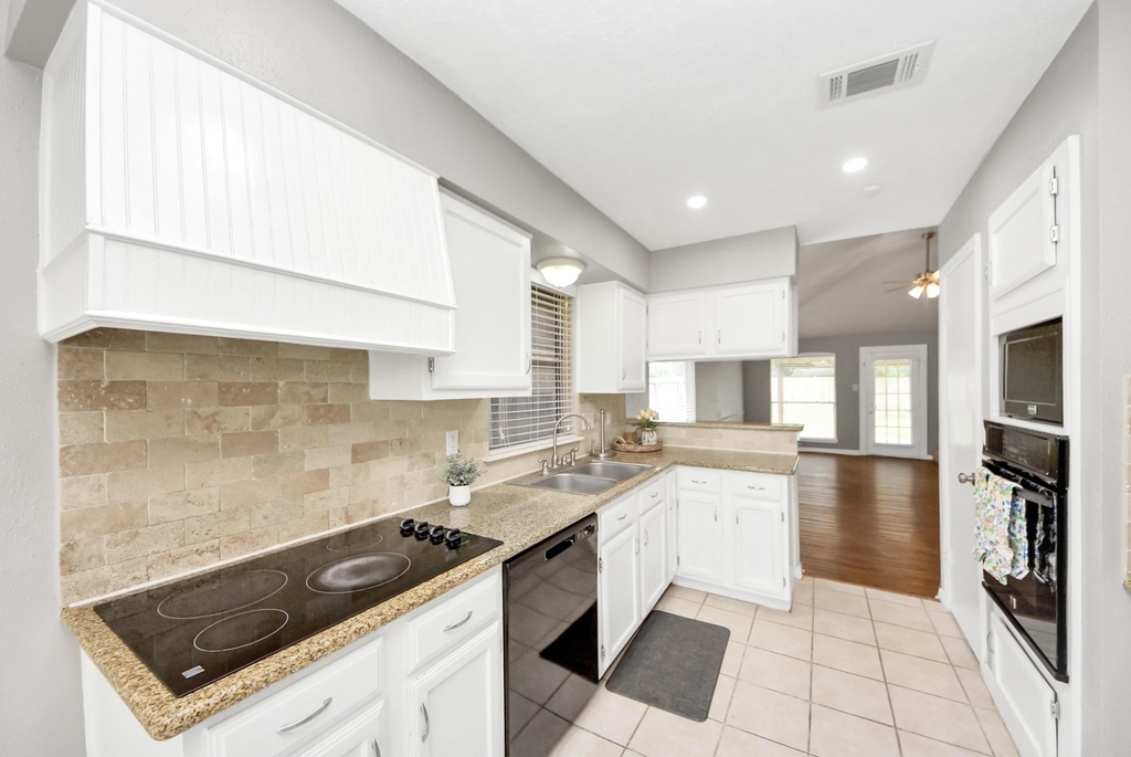 15739 Oak Mountain Dr - Photo 12