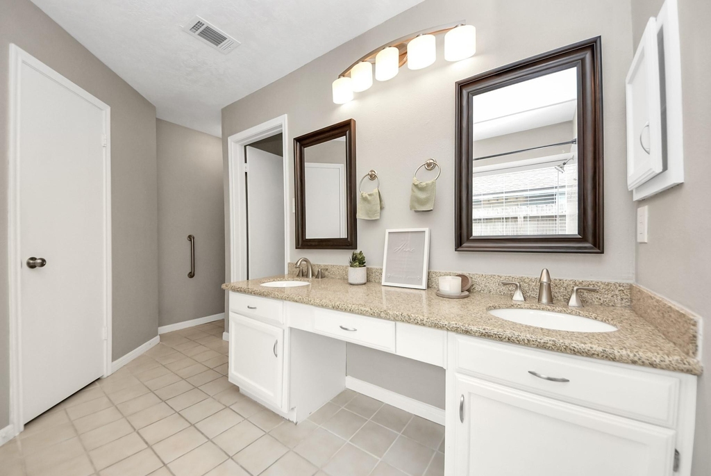 15739 Oak Mountain Dr - Photo 28