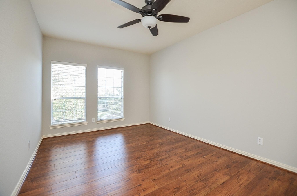 4315 Village Forest Drive - Photo 34