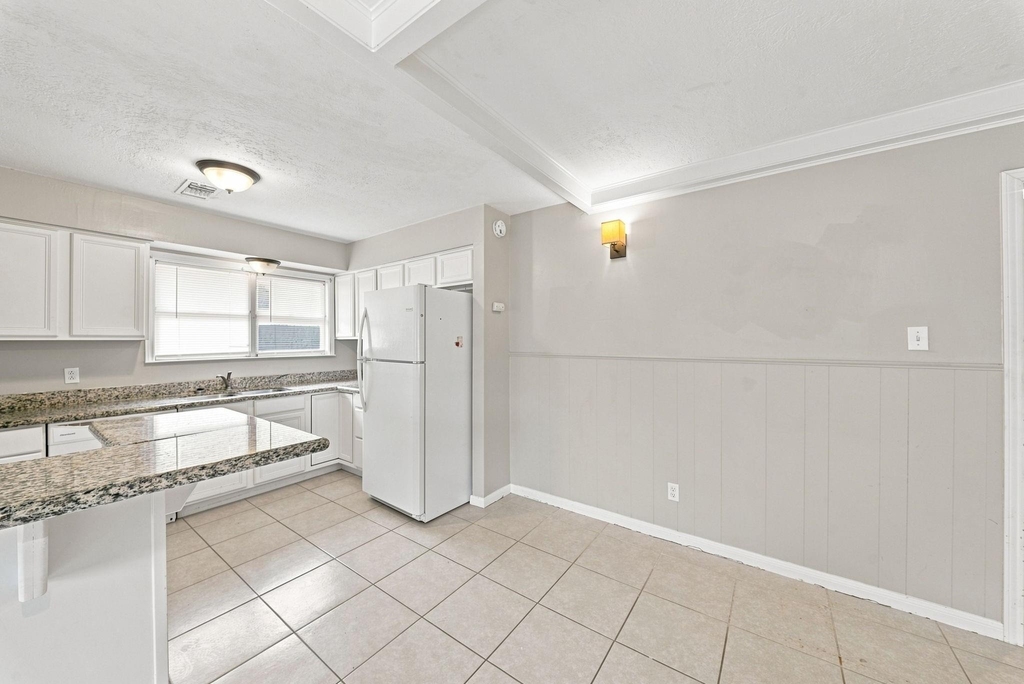 914 Martha Street - Photo 11